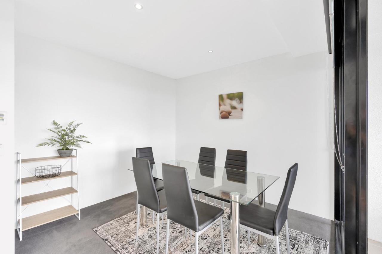 Circle On Cavill, And Sub Penthouses - We Accommodate * Gold Coast