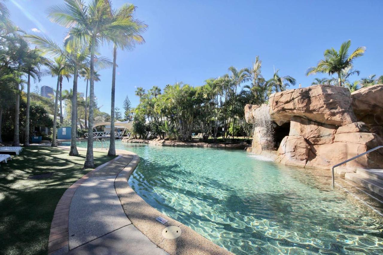 Diamond Resort, Poolside #40