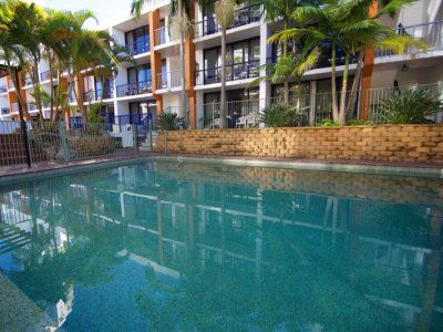 Club Surfers Aparthotel 3*
