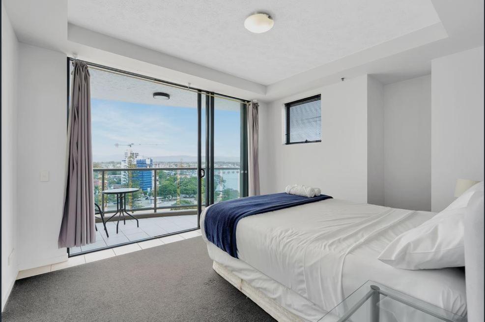Ipanema Surfers Paradise Resort 4*