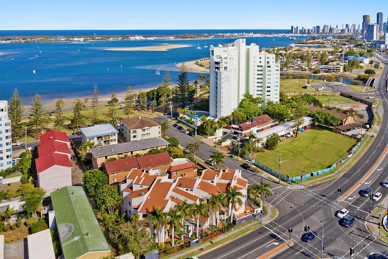 Santa Fe By The Broadwater *