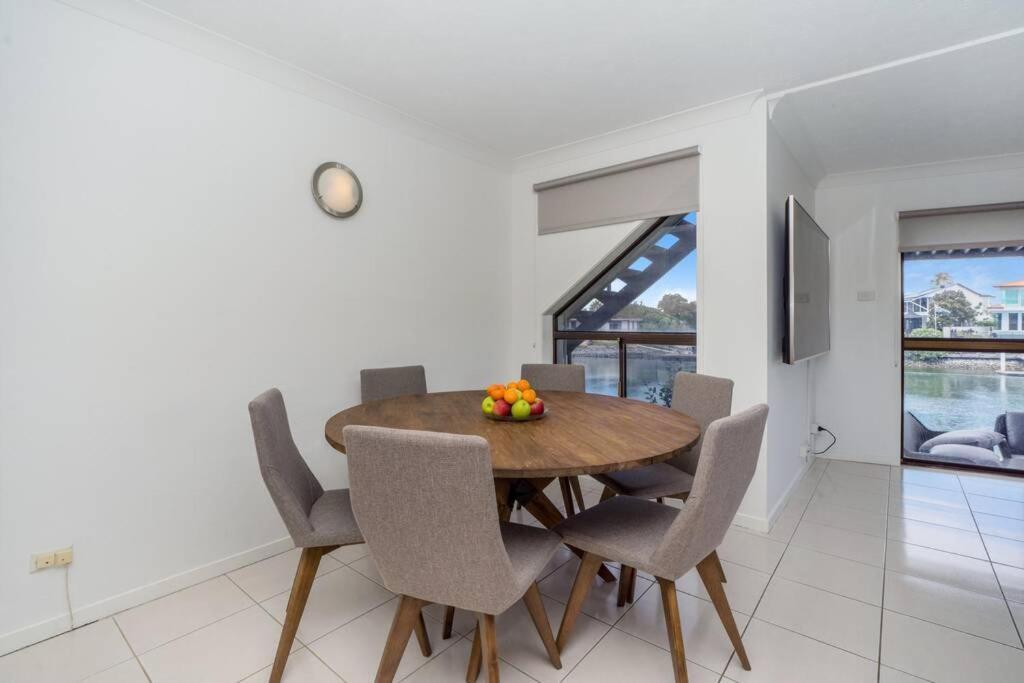 Luxury, Pets, Beach, Convention, Casino, Shopping, Privacy Apartment