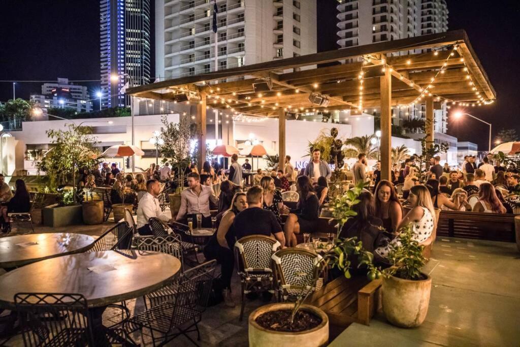 Luxury, Pets, Beach, Convention, Casino, Shopping, Privacy *