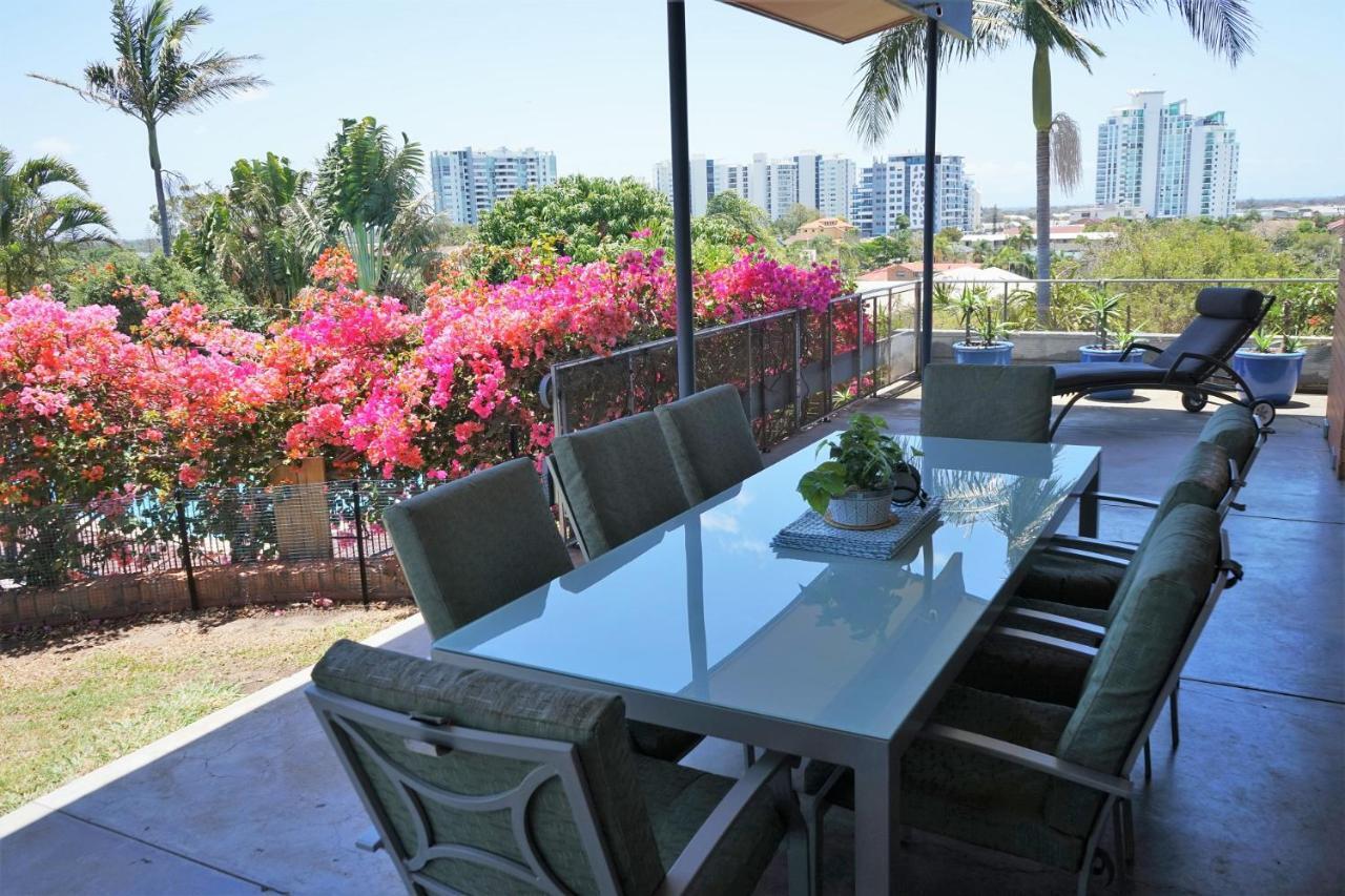 Holiday home With Views & Pool *
