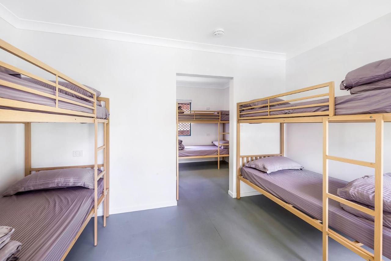 Hostel Surf Boutique Backpackers - Free Breakfast Gold Coast