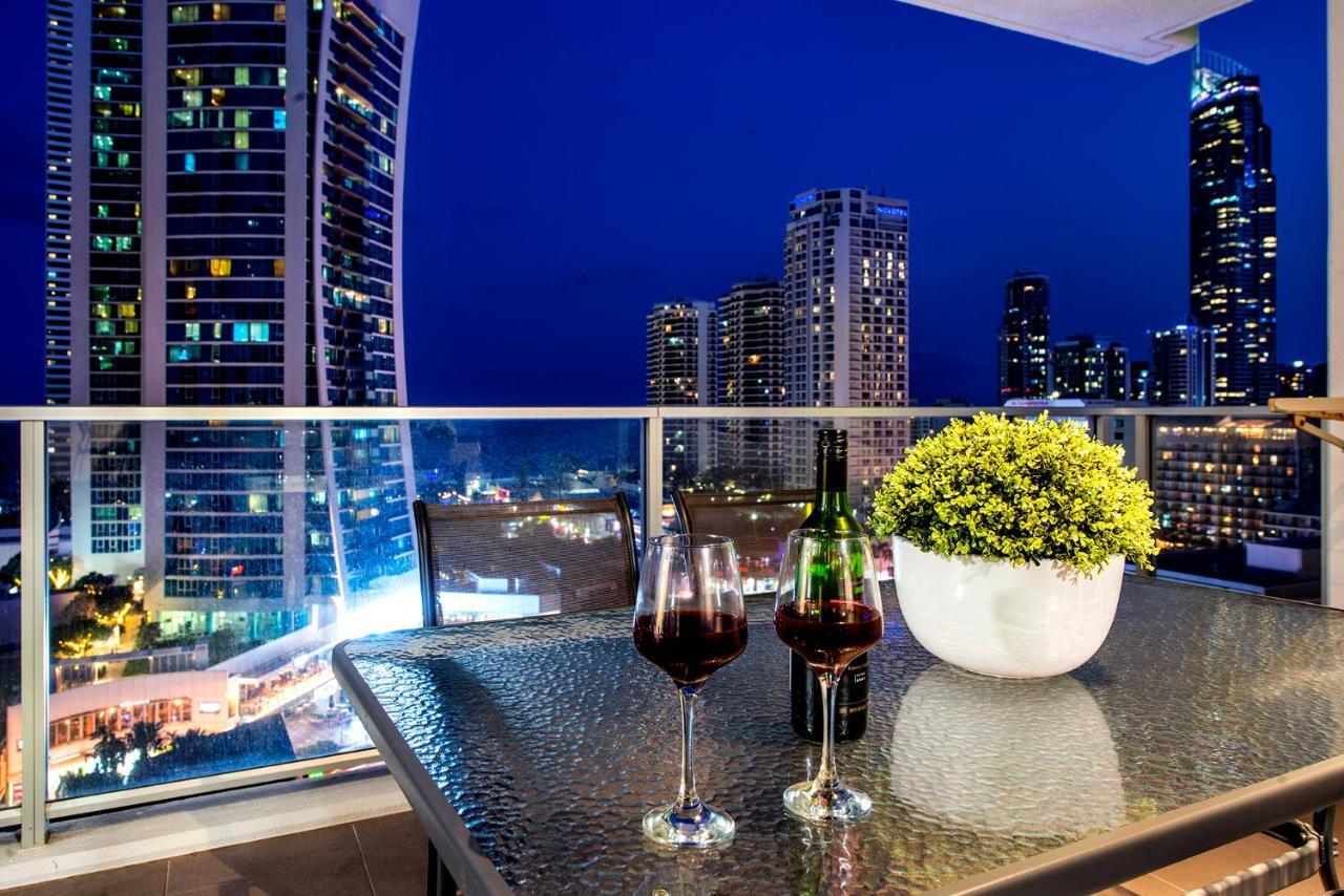 Circle On Cavil Holidays Apartment *