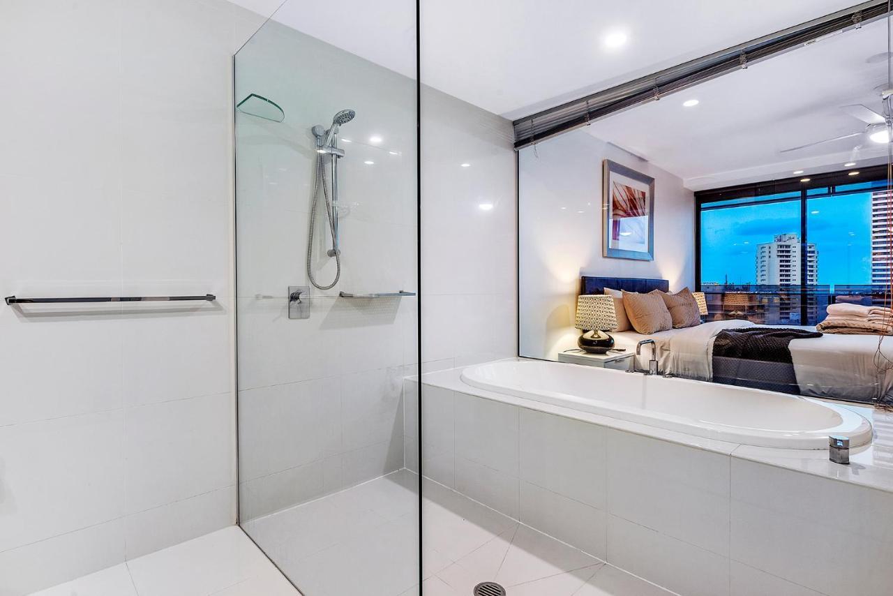 Circle On Cavil Holidays Gold Coast