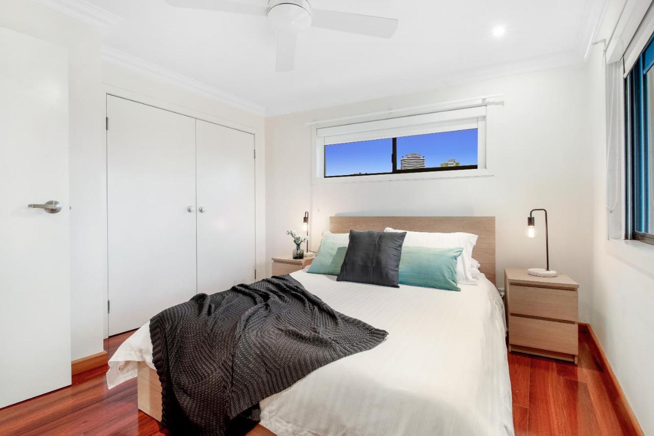 Luxury, Pets, Beach, Convention, Casino, Shopping, Privacy *