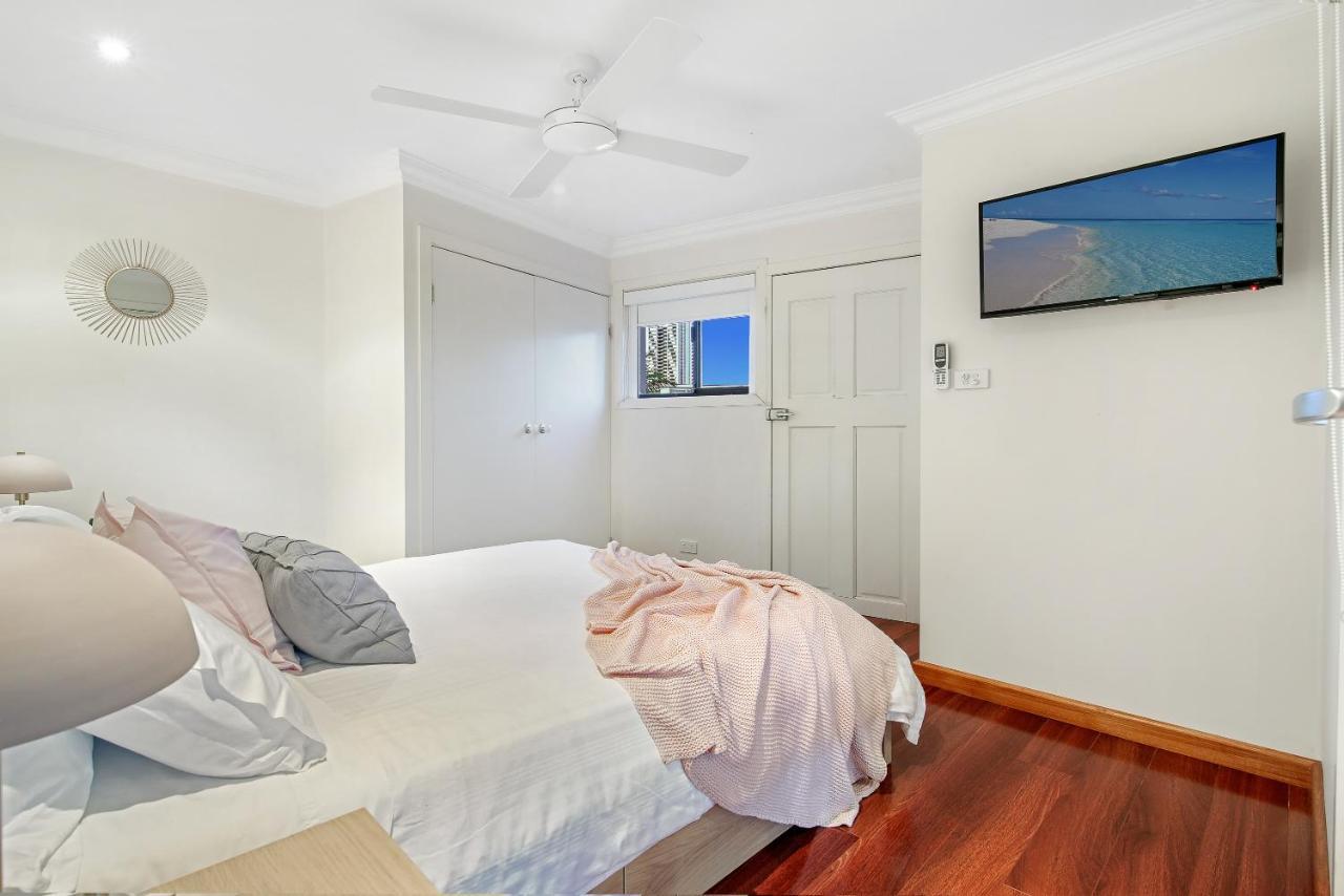 Luxury, Pets, Beach, Convention, Casino, Shopping, Privacy Gold Coast
