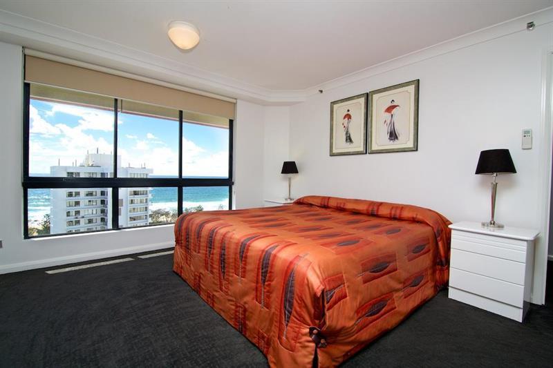 Victoria Square 4*