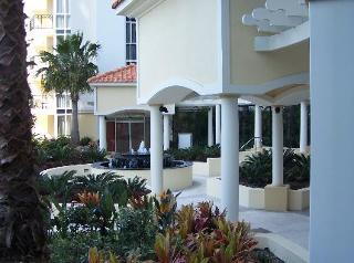 Hotel Chevron Renaissance Private