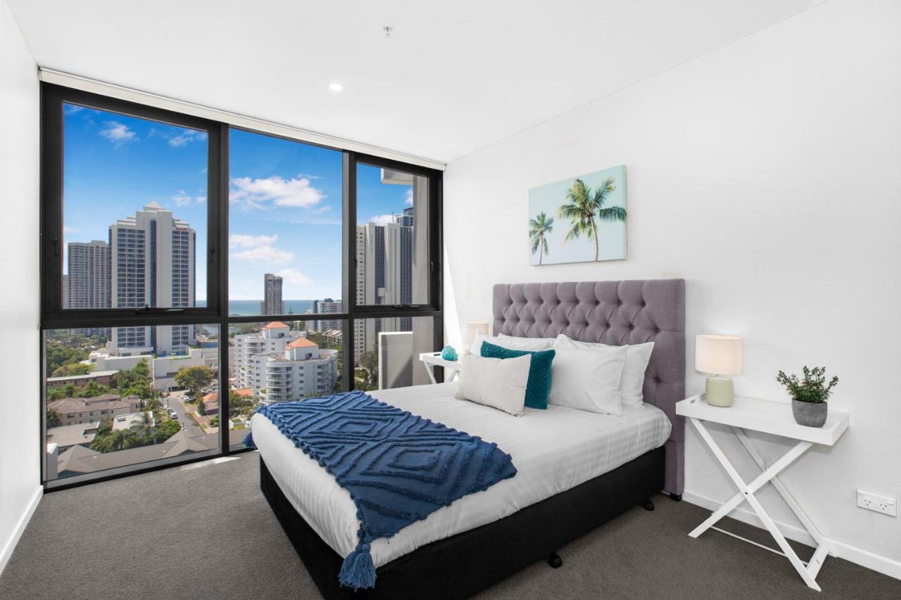 2-bed With Pool, Parking & Balcony Gold Coast