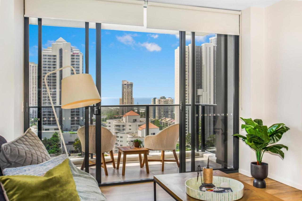 2-bed With Pool, Parking & Balcony *