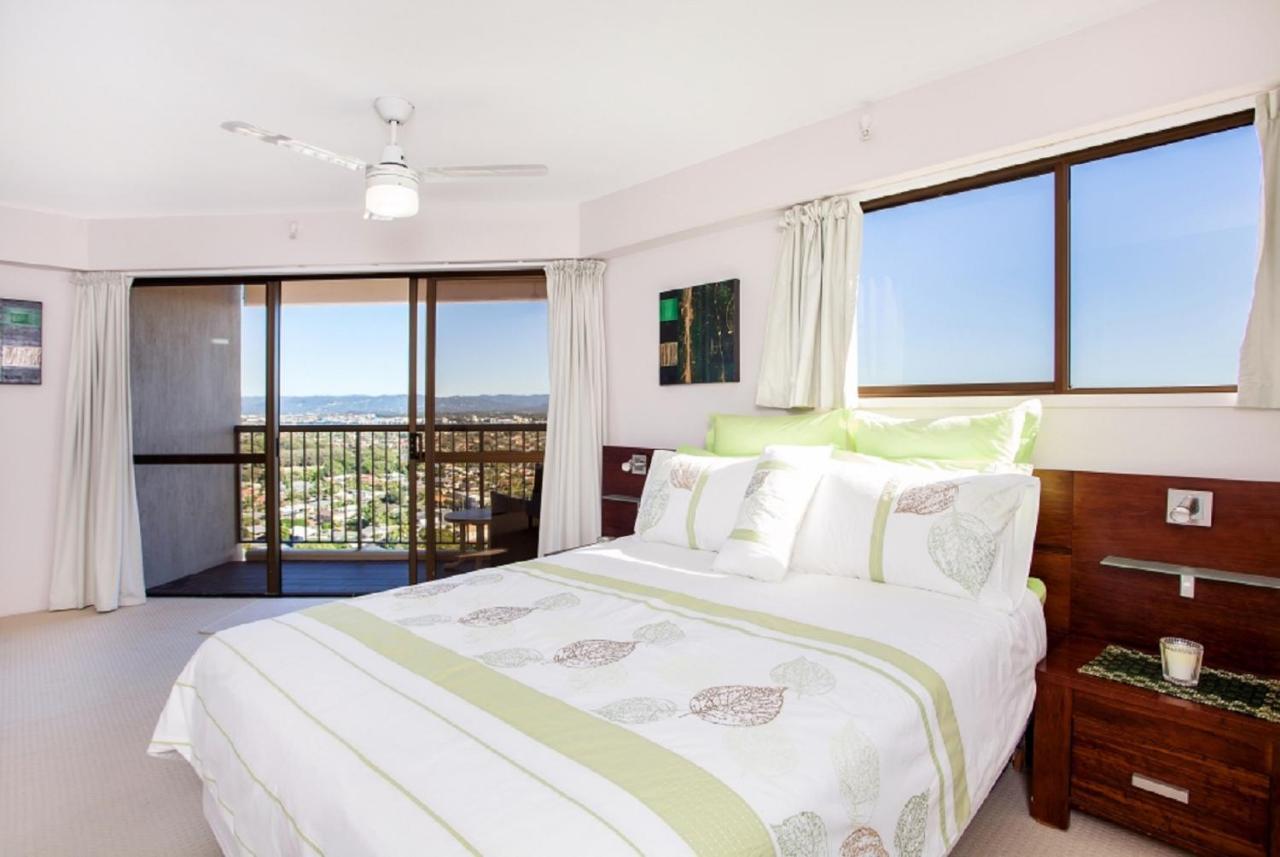 Burleigh Esplanade Aparthotel 4*