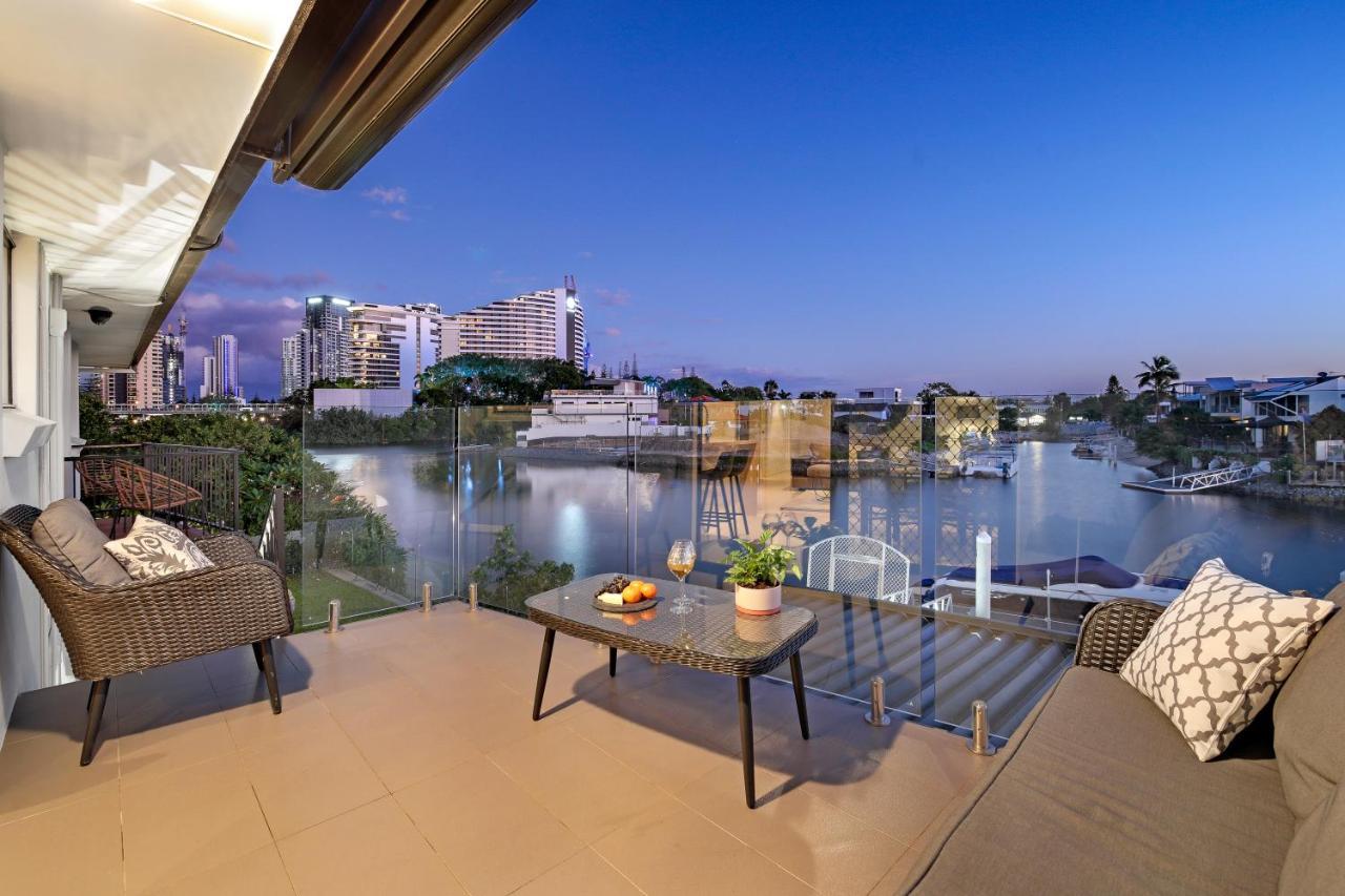 Luxury, Pets, Beach, Convention, Casino, Shopping, Privacy