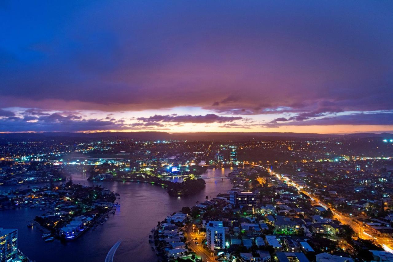 Circle On Cavill, And Sub Penthouses - We Accommodate Gold Coast