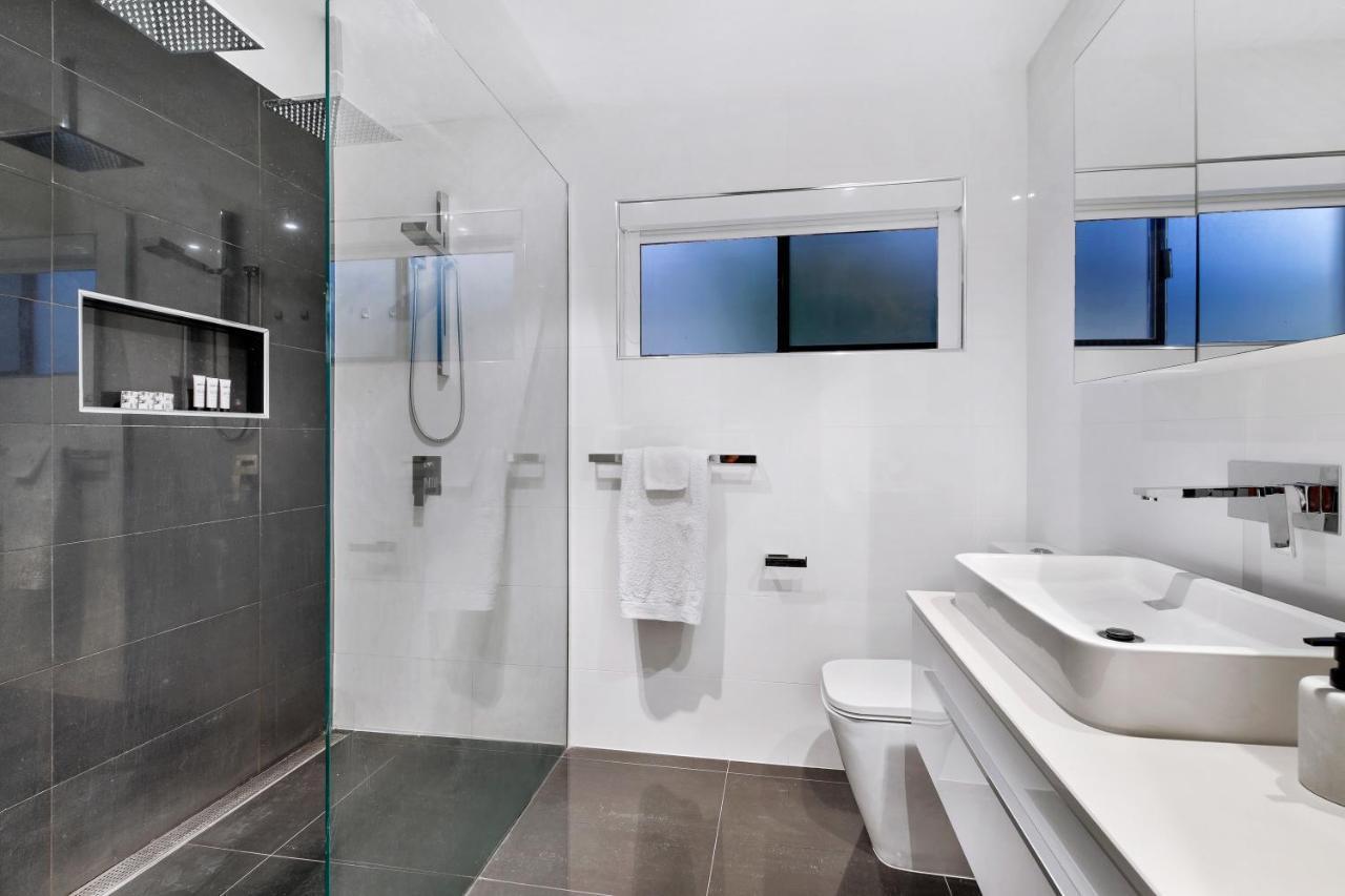Luxury, Pets, Beach, Convention, Casino, Shopping, Privacy Apartment Gold Coast