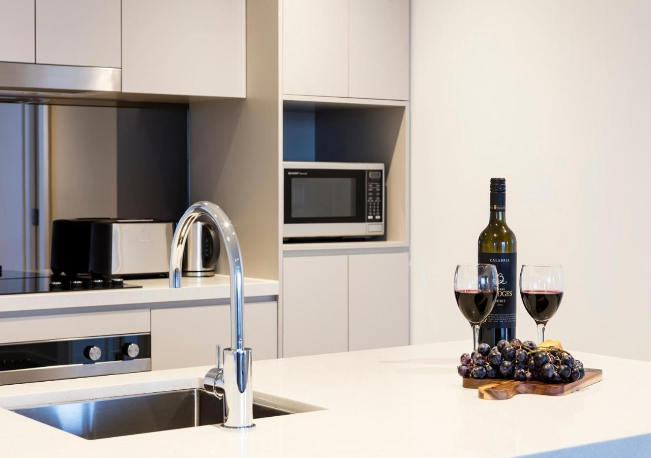 Quest Robina Aparthotel 4*