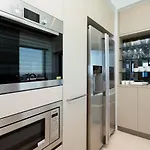 Luxury For The Soul 2 Bedroom Beachfront Apartment - Gchm
