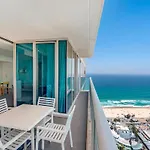 Luxury Hotel With Ocean View In Surfers Paradise