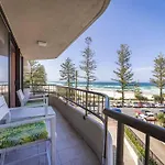 The Coconut Crib- Waterfront Burleigh Beach