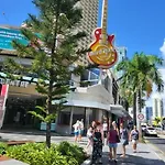 3 Bedroom Central Surfers Paradise Apartment