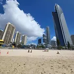 3 Bedroom Central Surfers Paradise Apartment