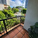 3 Bedroom Central Surfers Paradise Apartment
