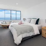 Beachfront Surfers Paradise Berkeley By The Sea