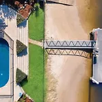 Sorrento Waterfront Retreat,Pool