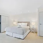 Sorrento Waterfront Retreat,Pool