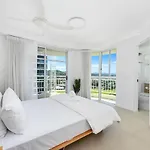 Stunning Views - 15T Floor Unit