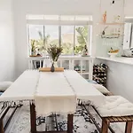 Heart Of Burleigh Holiday Villa - Perfect Location With Pools