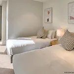 Encore Broadbeach - Official