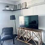 Pavillions - Hosted By Burleigh Letting