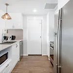 Beautiful 2 Bedroom Apartment - Sierra Grand Broadbeach