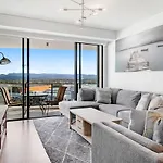 Beautiful 2 Bedroom Apartment - Sierra Grand Broadbeach