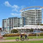 Beachfront Bliss, 3Br Kirra Oasis- Pool And Sauna