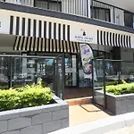 Relaxing One Bedroom In The Heart Of Broadbeach - Cafe Onsite - Free Parking-Pool-Tennis-Sauna