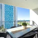 Luxe High-Rise With Al Fresco Dining & Ocean Views