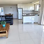 Supa Sized 3 Bedroom 2 Bath