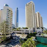 Bunk Surfers Paradise International Backpacker Hostel (Adults Only)