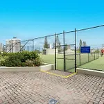 Beachfront 2-Bed With Pool, Bbq & Tennis Court