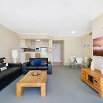 Oceanview 1-Bed With Pools, Spa, Sauna, Gym & Bbq