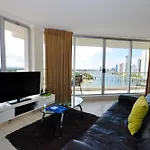 Moorings On Cavill Surfers Paradise