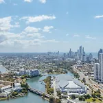 Ocean And River View Luxury 2Bd Apt With Prime Location