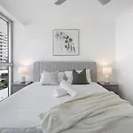 The Peninsula - Modern Beach Front 2Bdr With Parking, Pool & Tennis