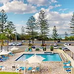 Southern Cross - Hosted By Burleigh Letting