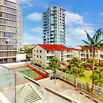 Southern Cross - Hosted By Burleigh Letting