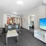 Chevron Renaissance - Private Apartments